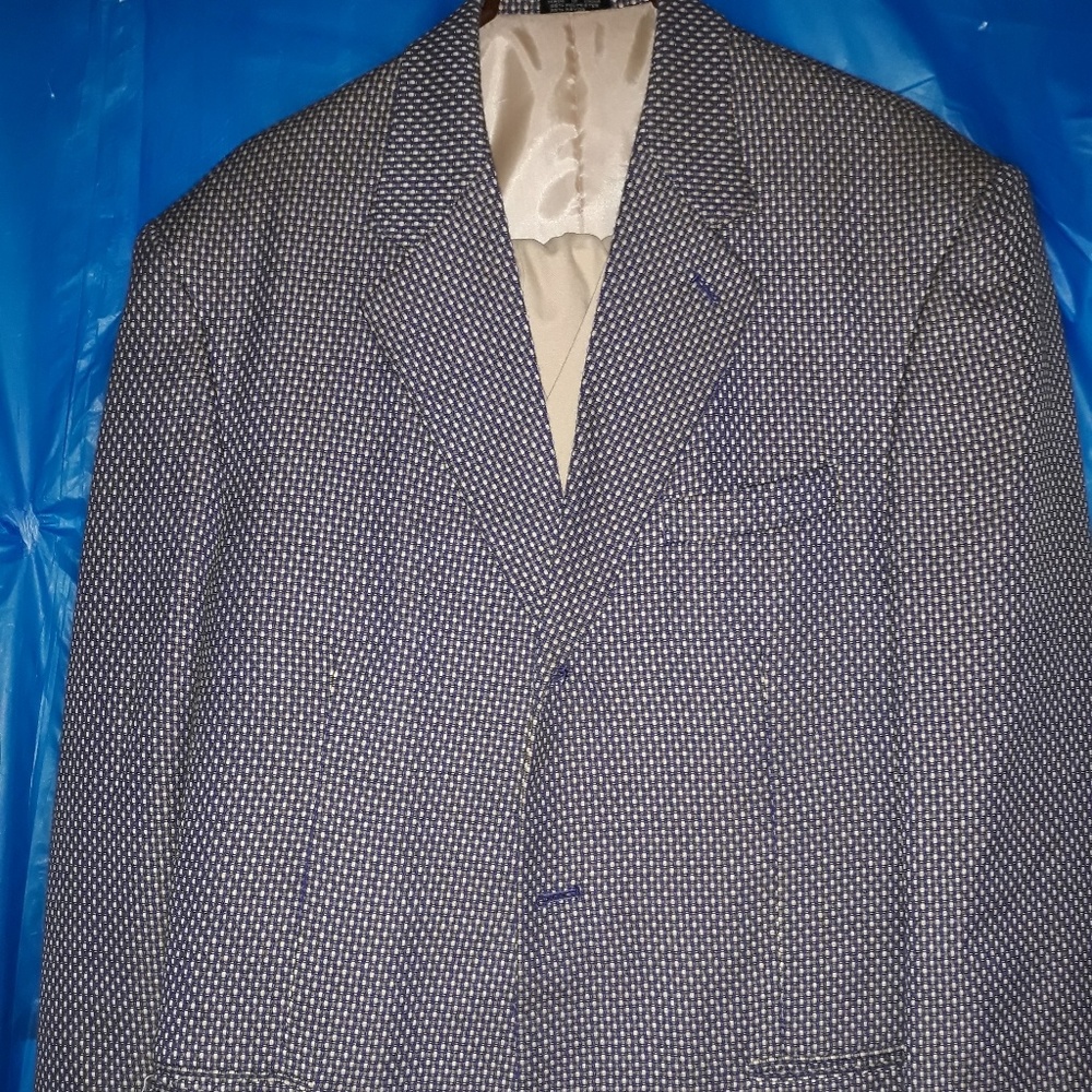 Nice 3 Button 3 Piece Suit. Navy Blue & Tan